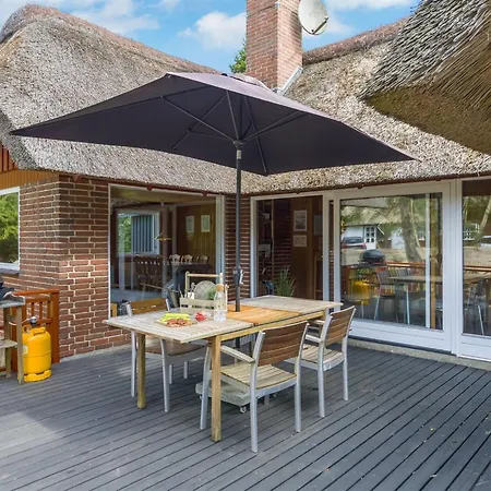 Menard - 1-2km From The Sea By Interhome Feriehus